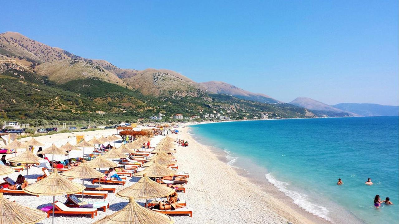 Guest House Luiza Borsh Εξωτερικό φωτογραφία