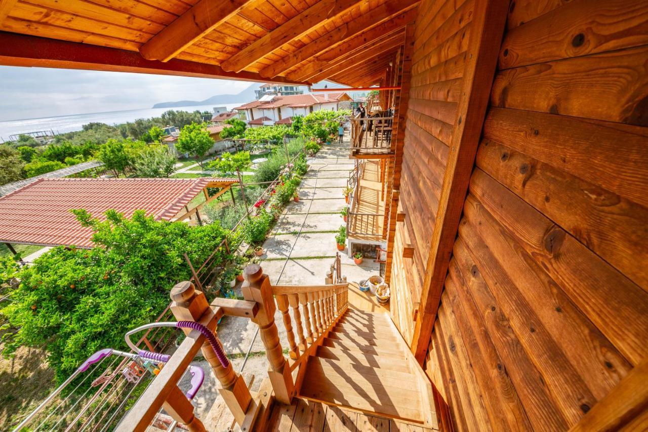 Guest House Luiza Borsh Εξωτερικό φωτογραφία