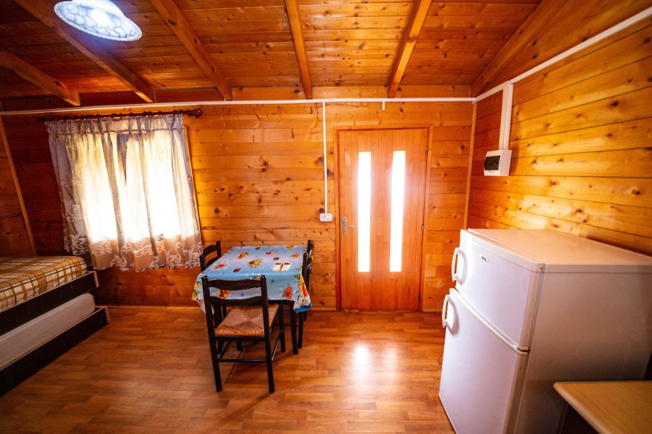 Guest House Luiza Borsh Εξωτερικό φωτογραφία