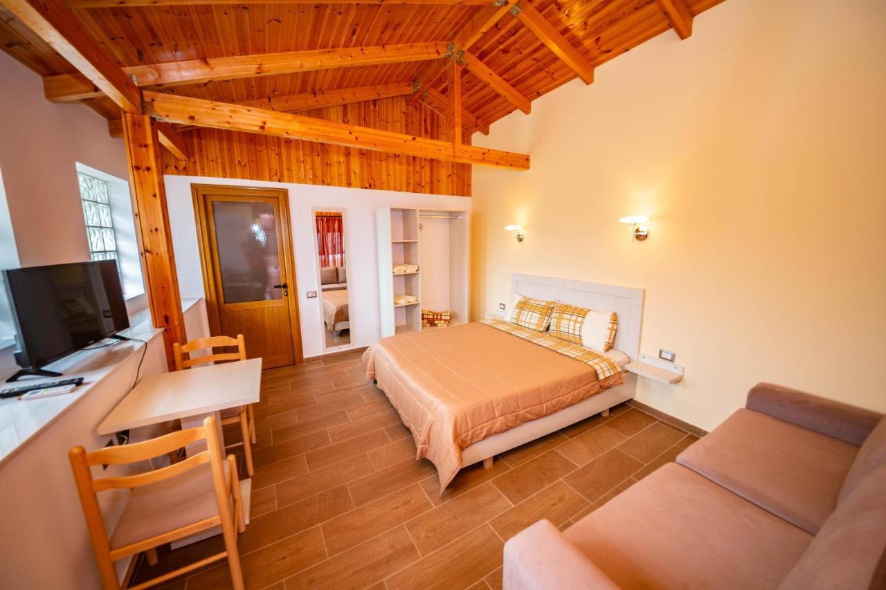 Guest House Luiza Borsh Εξωτερικό φωτογραφία