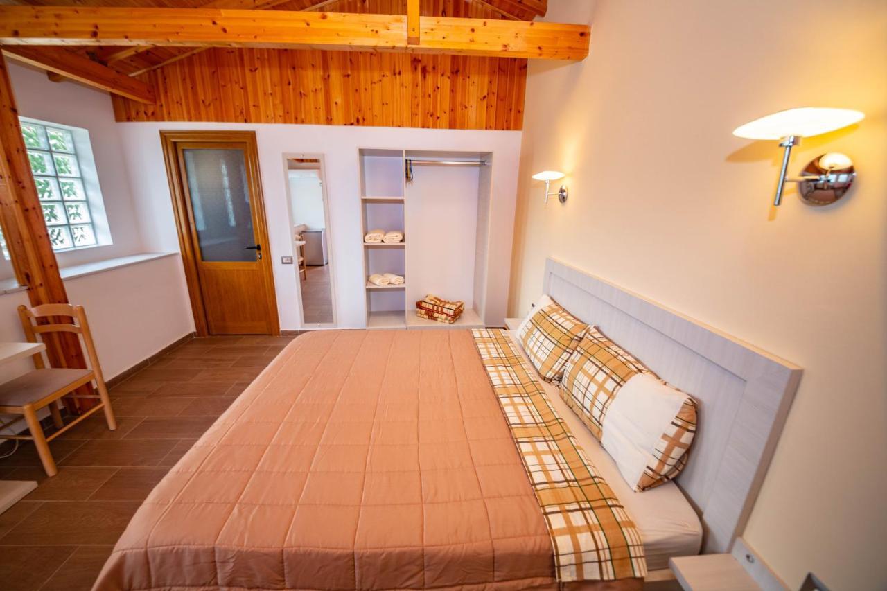 Guest House Luiza Borsh Εξωτερικό φωτογραφία